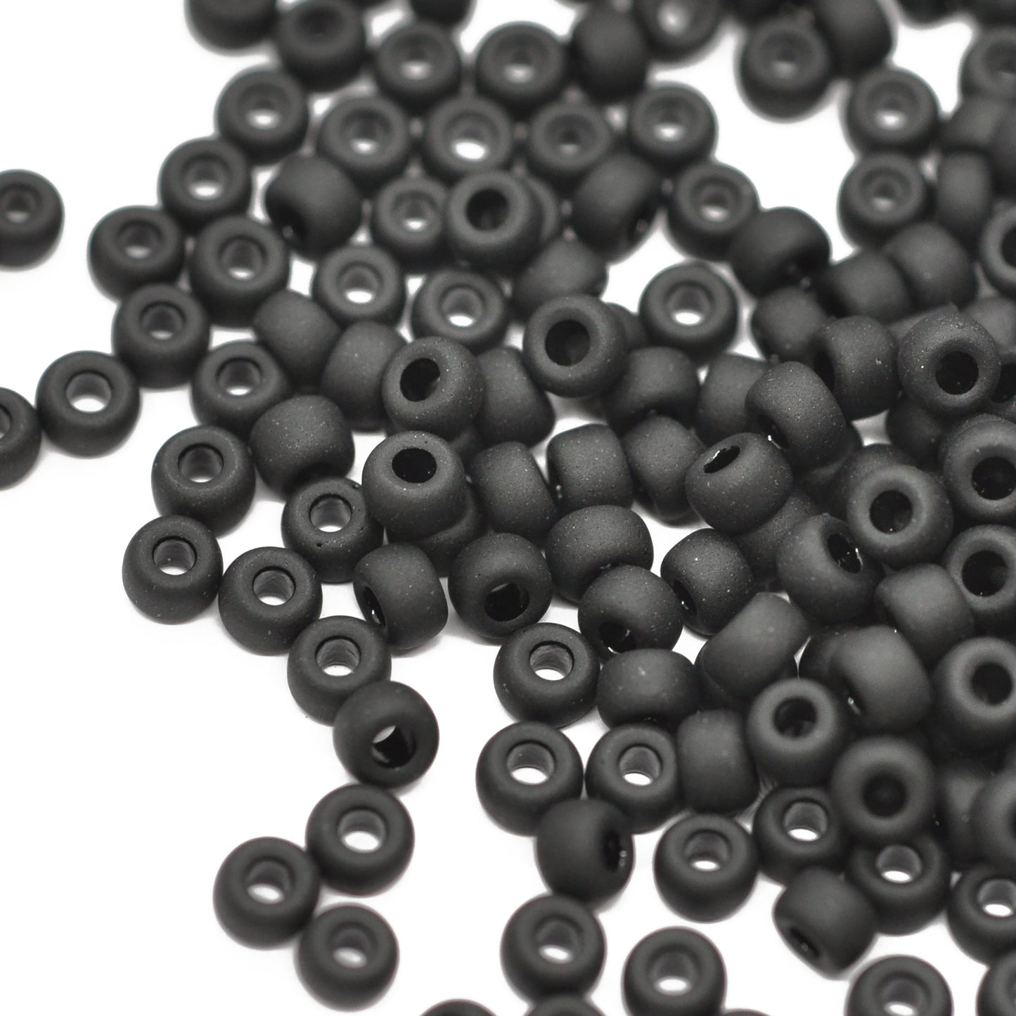 Miyuki Rocailles 8/0 schwarz opak matt / 11gr. Ø 3mm (04011)