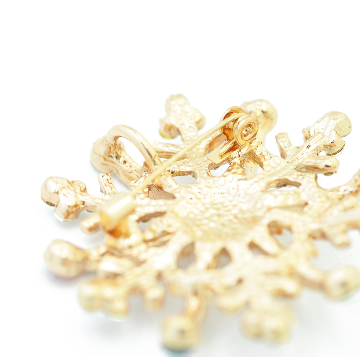 Weihnachtsbrosche Schneeflocke / goldfarben / 45x45mm