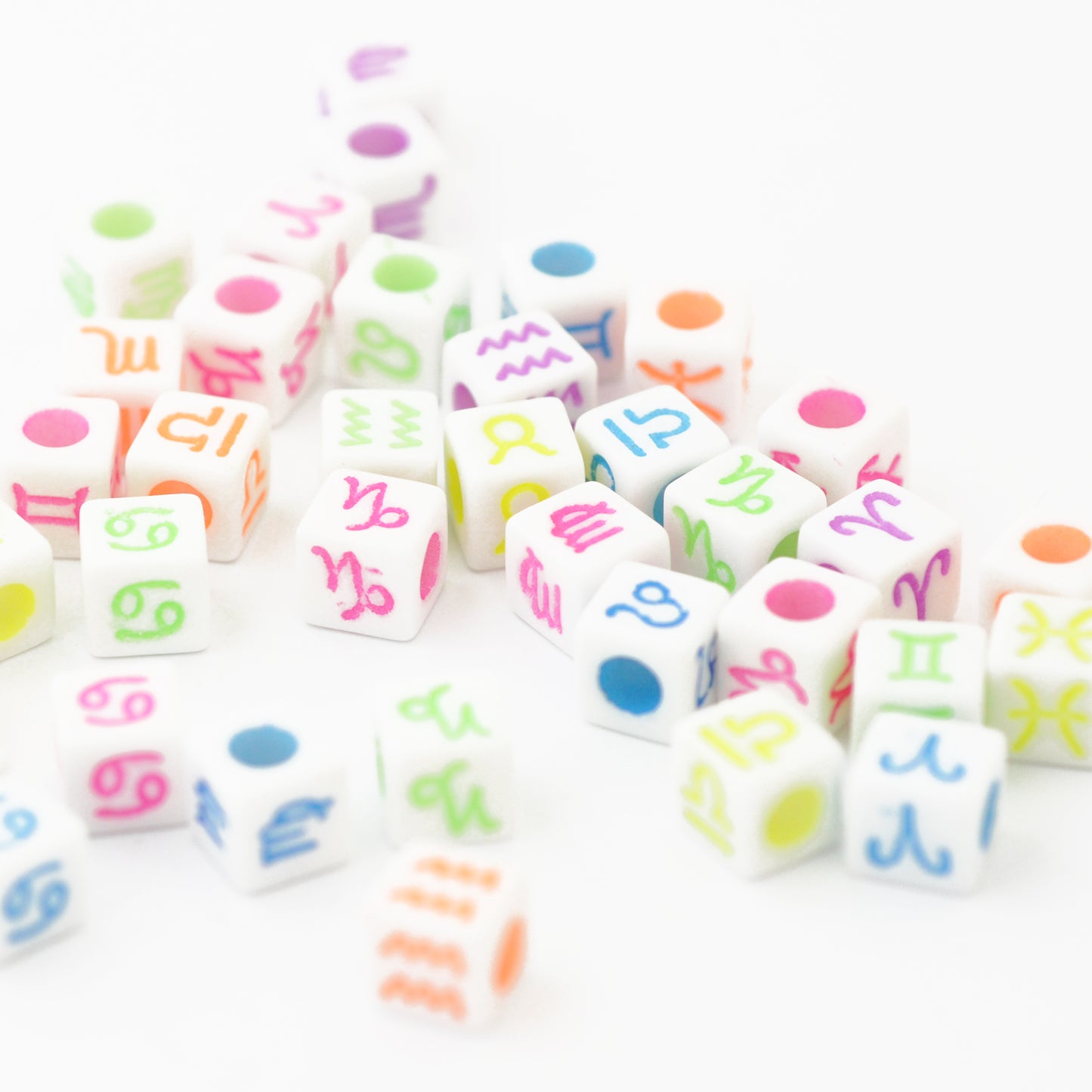 Sternzeichen Würfel bunt gemischte / 7 mm / 10 Stk.