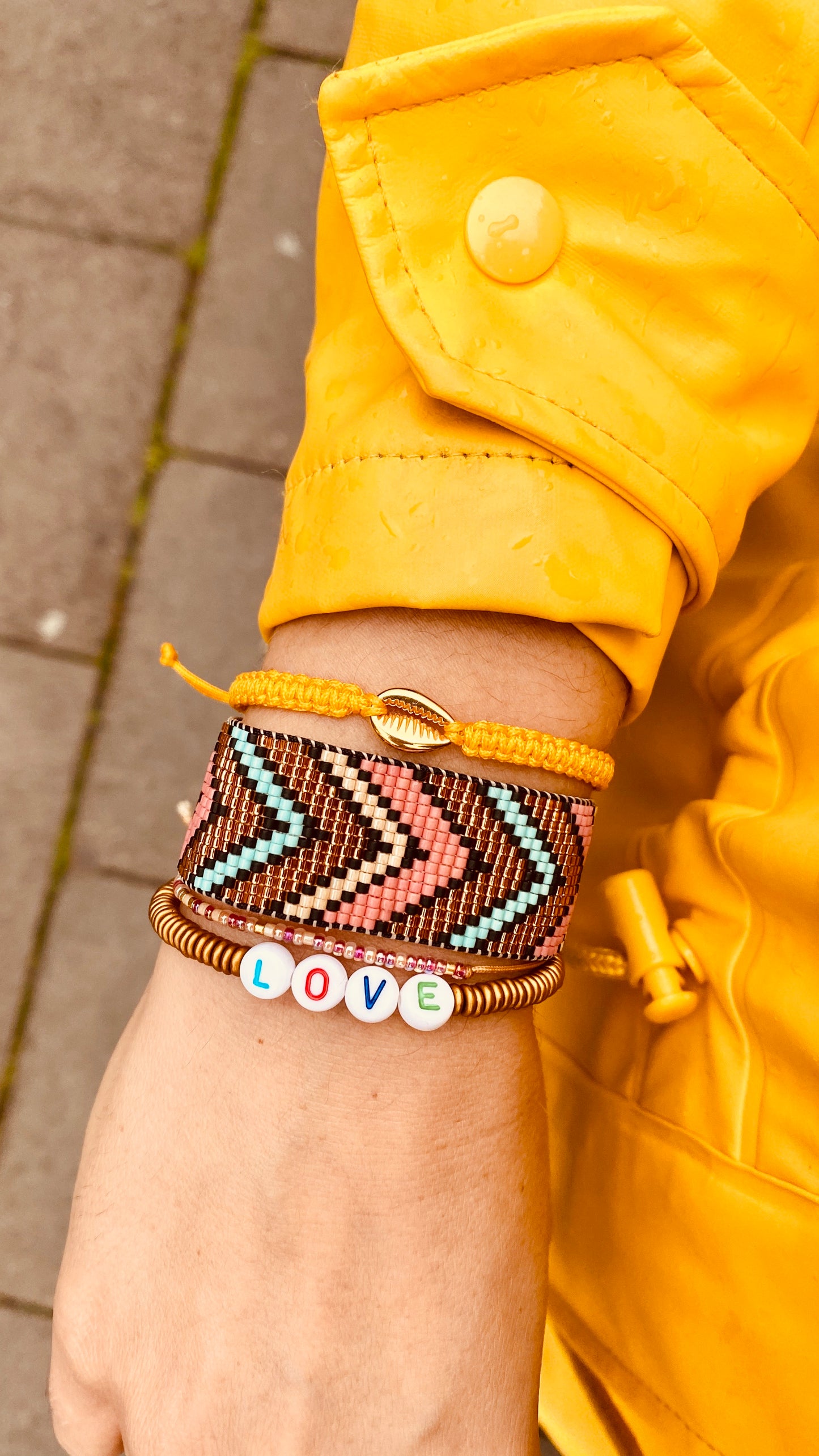 Delica schwarz matt 10 gr. Ø 1,6mm 11/0 (DB-0310)