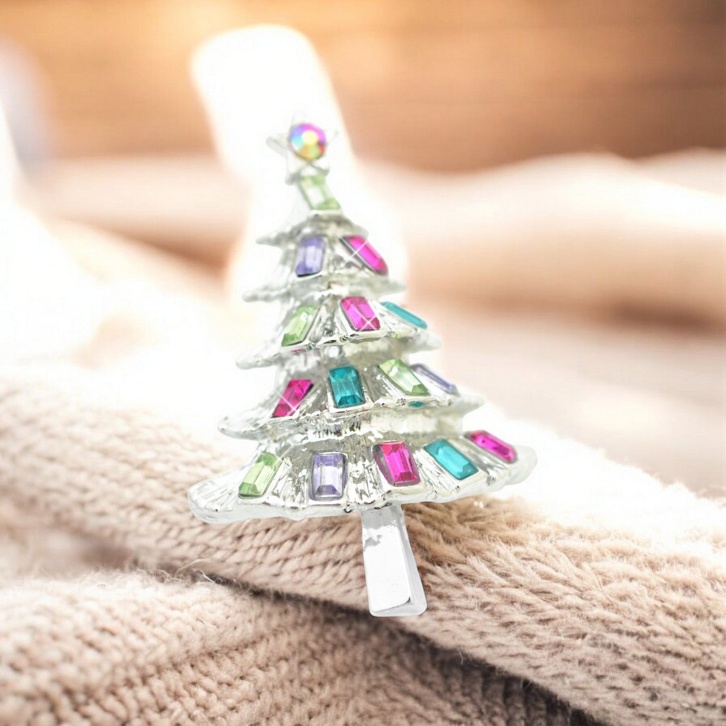 Weihnachtsbrosche Tannenbaum  / silberfarben / 45x30mm