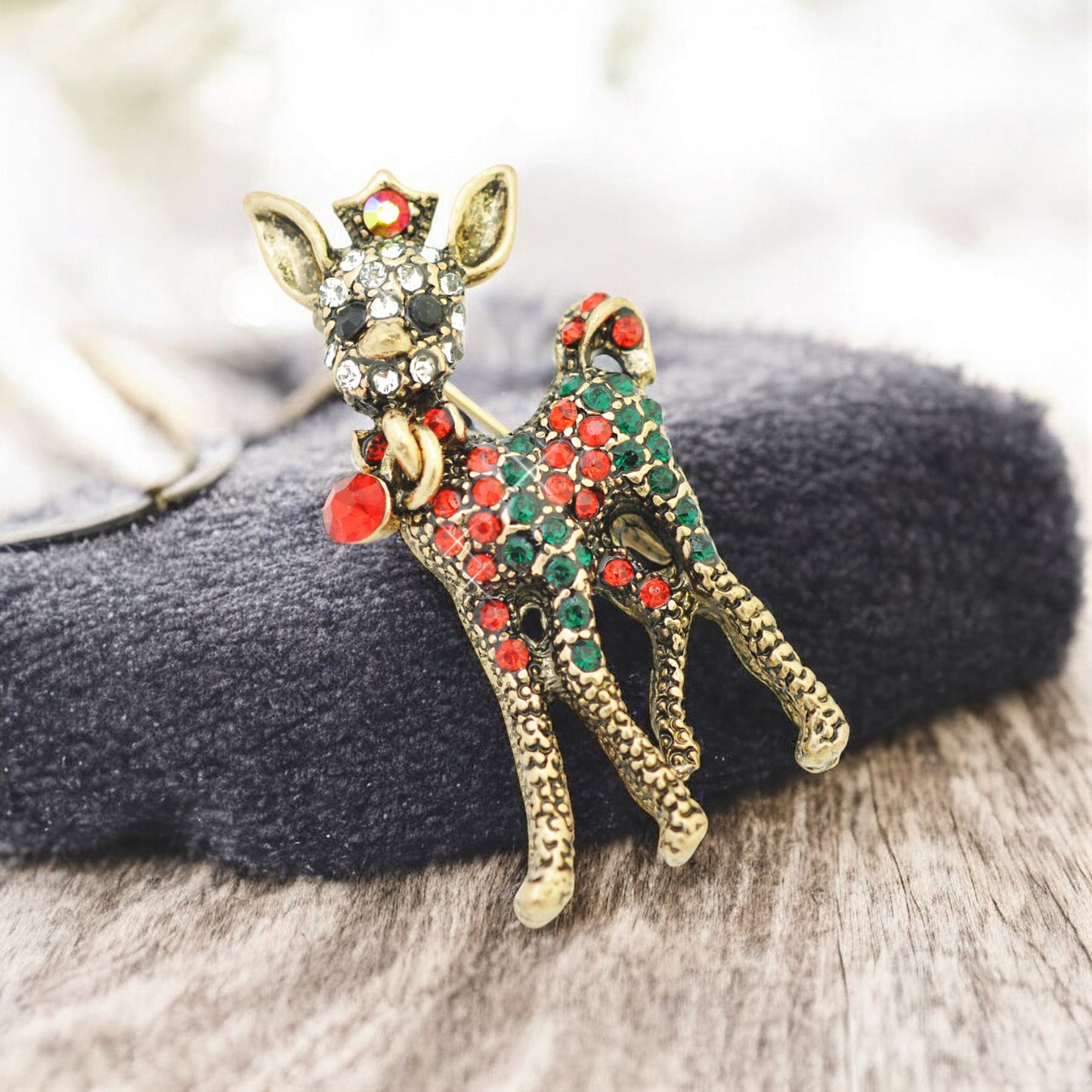 Weihnachtsbrosche Reh Bambi  / messingfarben / 40x20mm