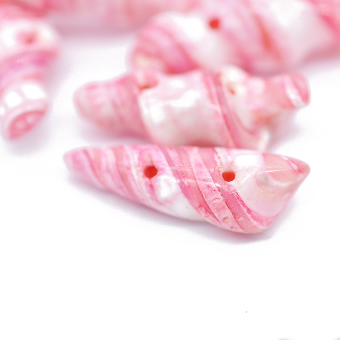 Mother-of-pearl shell swirl pink / double drilling / 24 mm