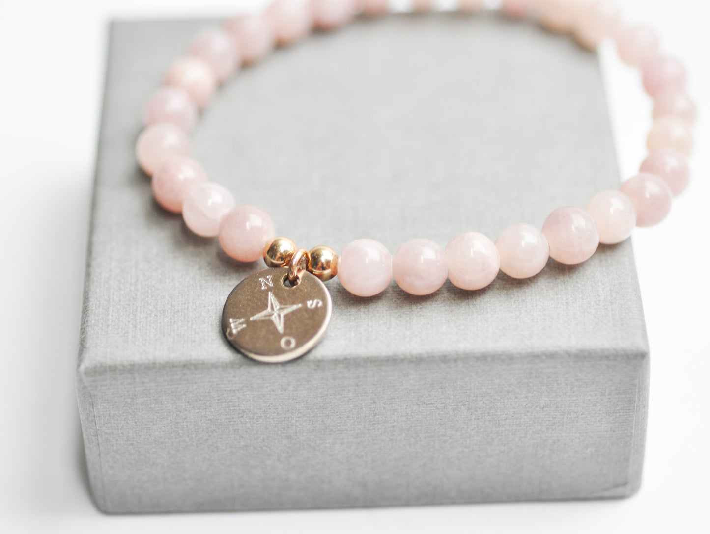 Personalisiertes altrosa Jade Armband mit Gravur - rosé